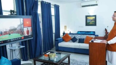 Uttarakhand News: मुख्यमंत्री धामी ने वर्चुअली किया खड़ी होली महोत्सव का उद्घाटन, कुमाऊँ की परंपराओं के संरक्षण पर दिया जोर, कहा- हमारी समृद्ध लोकसंस्कृति का प्रतीक…..