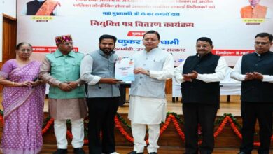 Uttarakhand News: मुख्यमंत्री धामी ने 63 सफाई निरीक्षकों को नियुक्ति पत्र सौंपे, 62 करोड़ के निदेशालय भवन का शिलान्यास, कहा- राज्य के गठन के समय….
