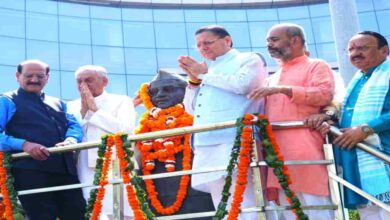 Uttarakhand News- हेमवती नंदन बहुगुणा जयंती: मुख्यमंत्री पुष्कर सिंह धामी ने दी श्रद्धांजलि, कहा- जनसेवा के प्रति समर्पित एक प्रेरणादायी व्यक्तित्व थे….