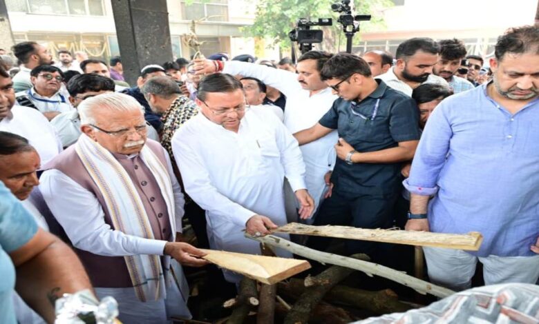 Uttarakhand News- नम आंखों से दी गई विदाई: राजकीय सम्मान के साथ पंचतत्व में विलीन हुए मेजर जनरल भुवन चंद्र खंडूड़ी, बेटे मनीष ने दी मुखाग्नि, अंतिम दर्शन को उमड़ा जनसैलाब…. Uttarakhand News- नम आंखों से दी गई विदाई: राजकीय सम्मान के साथ पंचतत्व में विलीन हुए मेजर जनरल भुवन चंद्र खंडूड़ी, बेटे मनीष ने दी मुखाग्नि, अंतिम दर्शन को उमड़ा जनसैलाब….