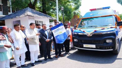 Uttarakhand News: चारधाम और आदि कैलाश यात्रा पर श्रद्धालुओं को बड़ी राहत, CM धामी ने बेहतर चिकित्सा सुविधा के लिए रवाना की हाईटेक एम्बुलेंस सेवा…. Uttarakhand News: चारधाम और आदि कैलाश यात्रा पर श्रद्धालुओं को बड़ी राहत, CM धामी ने बेहतर चिकित्सा सुविधा के लिए रवाना की हाईटेक एम्बुलेंस सेवा….