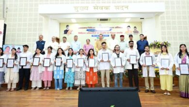 Uttarakhand News: 307 नव नियुक्त स्वास्थ्यकर्मियों को CM धामी ने सौंपे नियुक्ति पत्र, बोले- यह सिर्फ नौकरी नहीं, जनता की सेवा का संकल्प है….