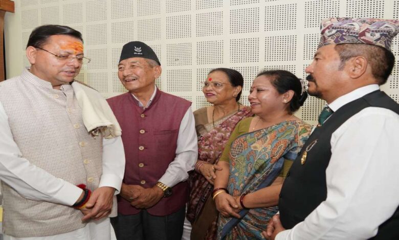 Uttarakhand News- जनसुनवाई के लिए सीएम आवास पहुंची जनता: धामी ने शिकायतों पर लिया संज्ञान, त्वरित समाधान के दिए निर्देश…..